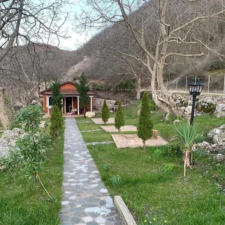 Pensjonat Bujtina Shpella E Plakes Cercan Librazhet
