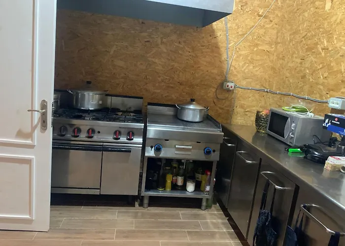 Bujtina Shpella E Plakes Cercan Pensjonat Librazhet