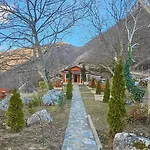 Bujtina Shpella E Plakes Cercan Affittacamere *