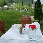 Affittacamere Bujtina Shpella E Plakes Cercan