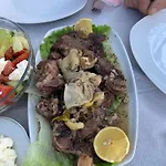 Bujtina Shpella E Plakes Cercan