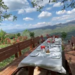 Bujtina Shpella E Plakes Cercan Affittacamere *